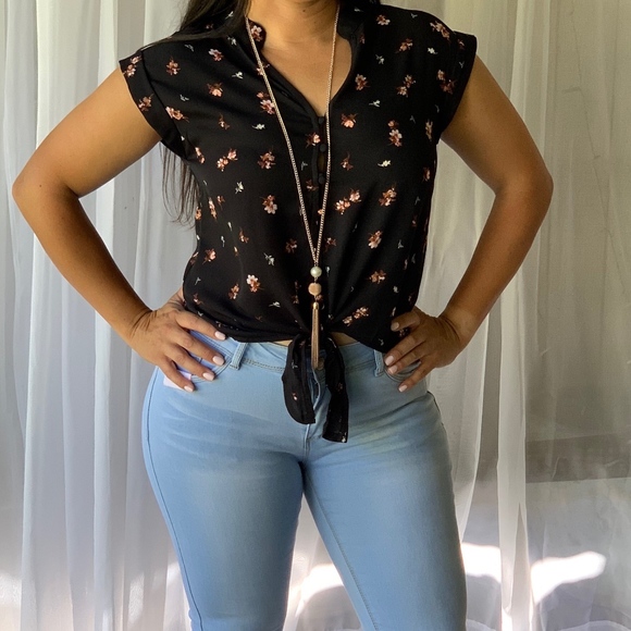 Flower Front Ribbon Blouse - Picture 2 of 2